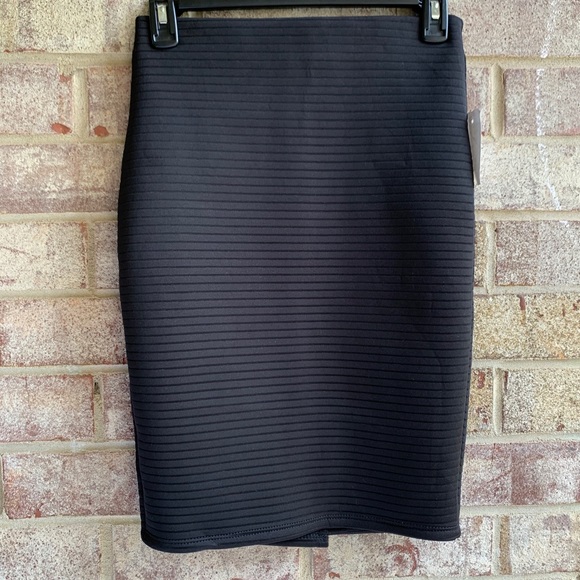 CHARLOTTE RUSSE PENCIL SKIRT - Picture 2 of 5